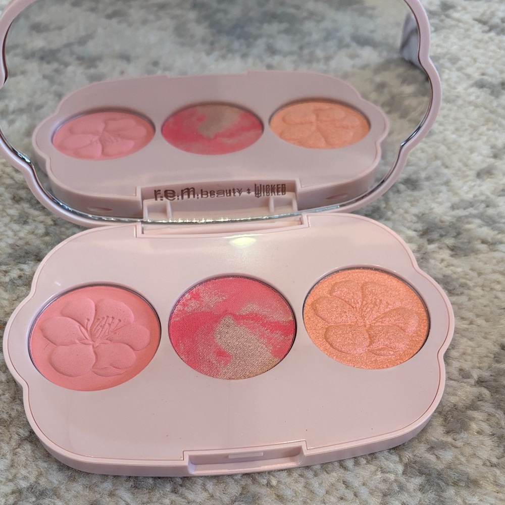 Wicked blush palette - Pink cherry blossom
